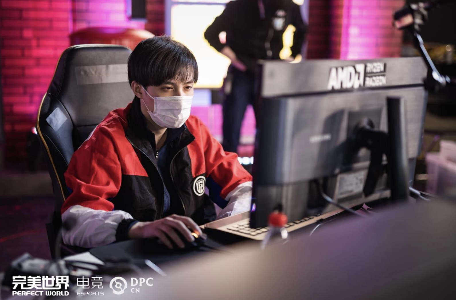 PSG力克V5,Xiaohu单局斩获MVP焦点之战成都决赛之夜,成为赛场最大亮点 PSG力克V5,Xiaohu单局斩获MVP焦点之战成都决赛之夜,成为赛场最大亮点