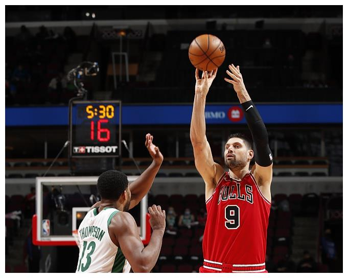 关于青岛队轻取上海队，塔图姆高光表现的信息