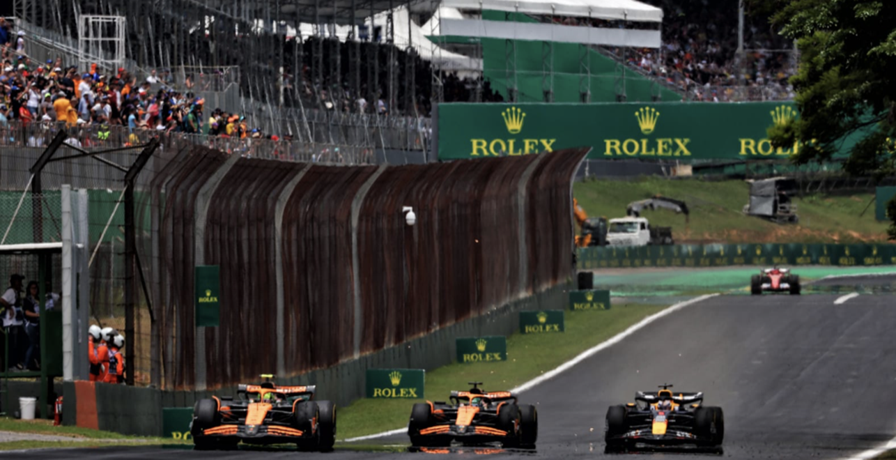 开云APP-迈凯伦横扫红牛车队，汉密尔顿关键制胜