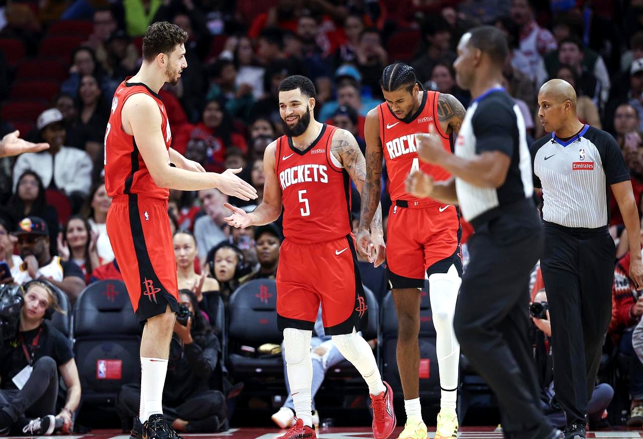 开云-火箭完胜浙江队，伦纳德状态火热