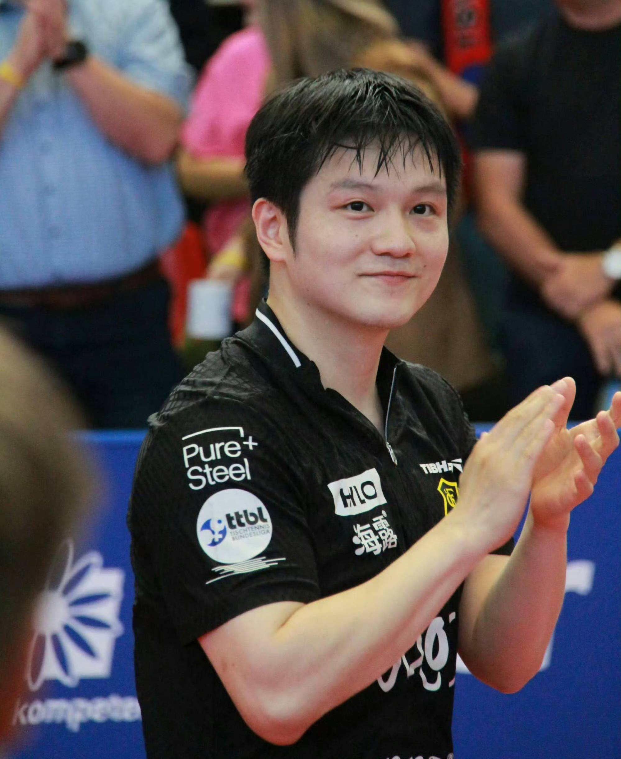 瑞典队险胜中国队，樊振东点燃赛场