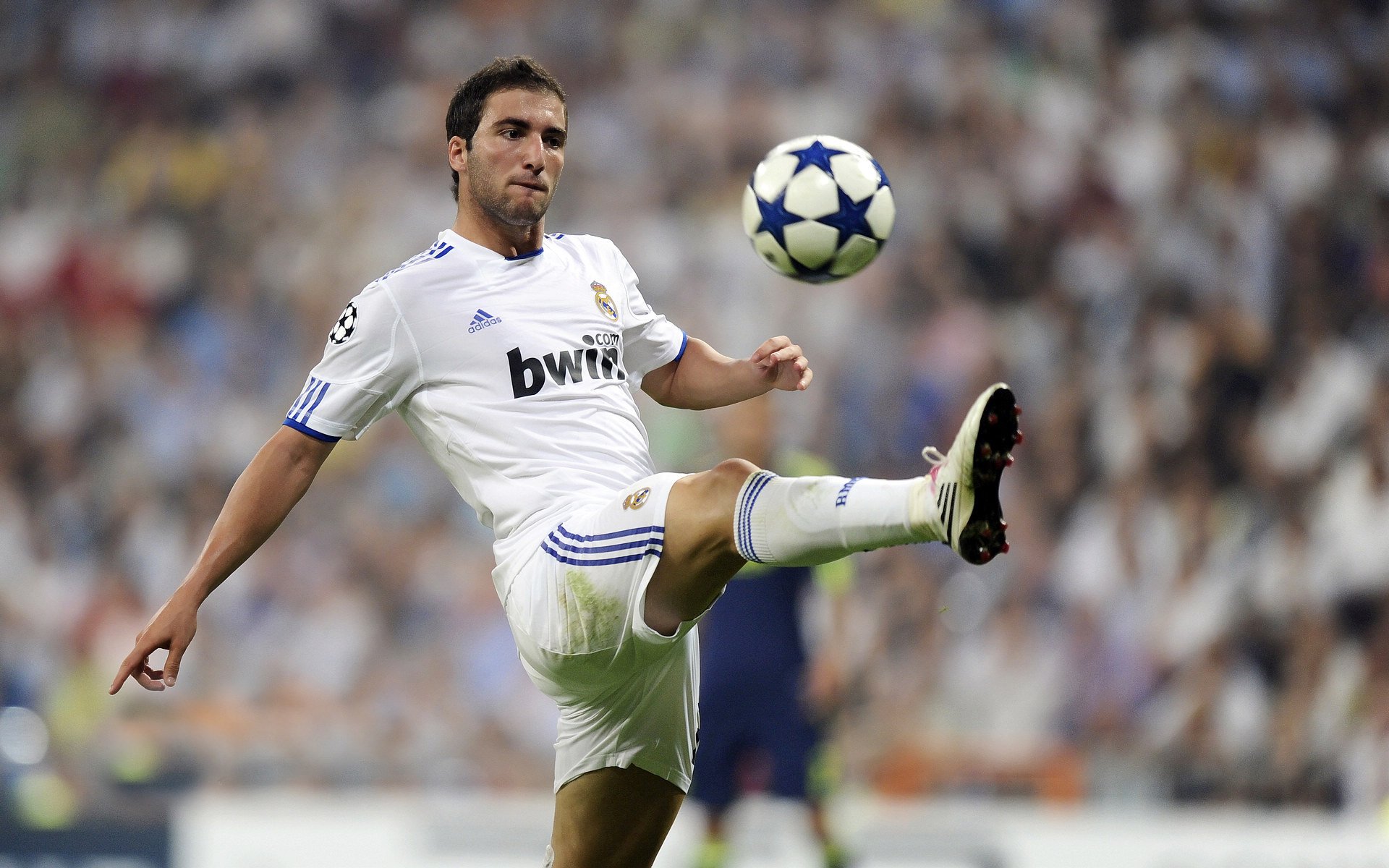 哈兰德生涯之夜五子登科破纪录，哥伦比亚3-0轻取沙特，足球世界的双重盛宴